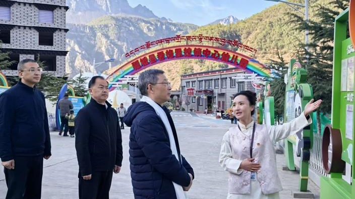 余孝其赴甘孜州凉山州调研民族教育并检查指导森林草原防灭火工作